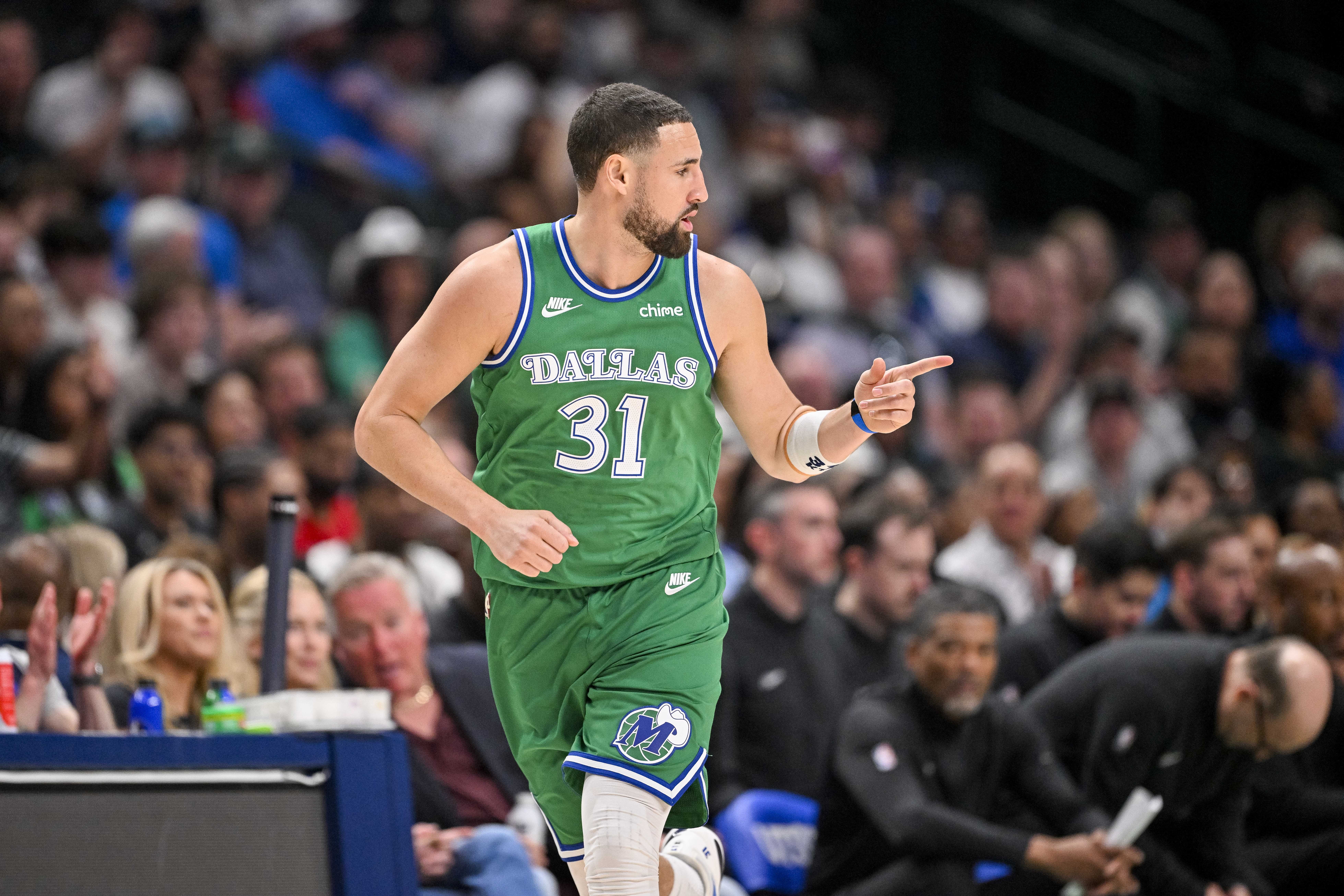 开云-开场就有发挥！克莱首节5中3&amp;三分4中2 独得8分助队追分